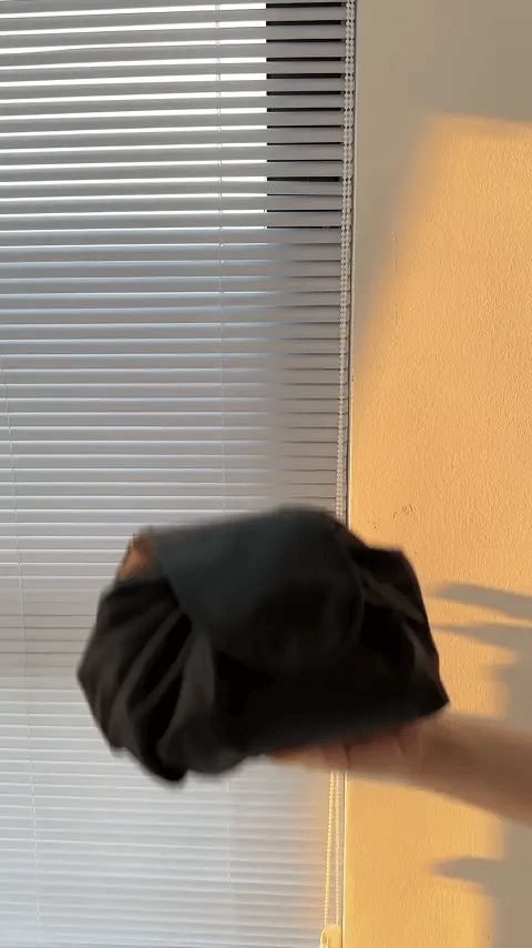 【一瞬で全開・探し物ゼロ】Lazy Makeup Bag 【レイジー・メイクバッグ】｜巾着式折りたたみメイクポーチ｜コードを引けばすっきり閉じて、緩めれば一瞬で全開｜軽量＆コンパクト・旅行や普段使いに最適｜コスメ・スキンケア・アクセもすっきり収納できる時短アイテム