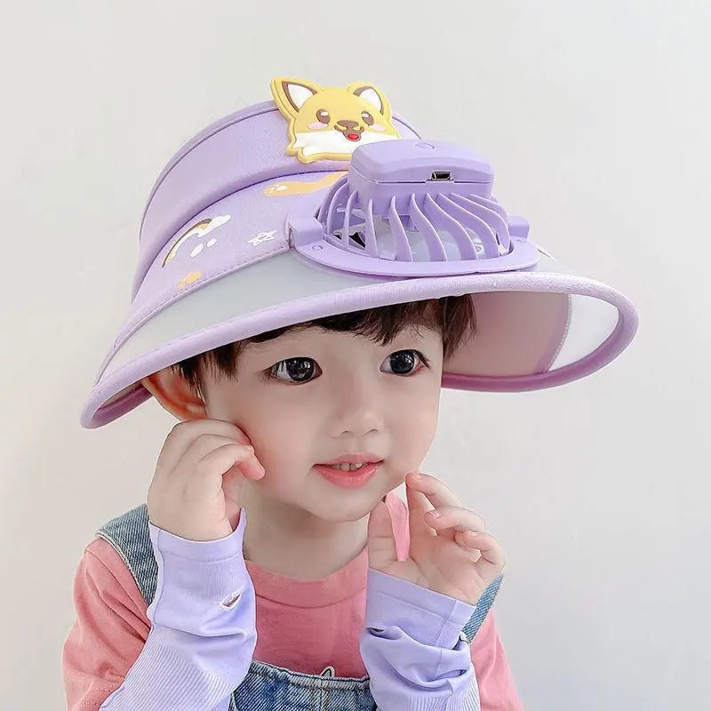 紫のキツネデザインがかわいい子ども用帽子。ファン付きで熱中症対策におすすめ。